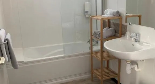 Standart dört kişilik oda Hôtel le Canetois