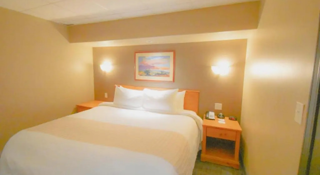 Люкс Canad Inns Destination Centre Portage la Prairie