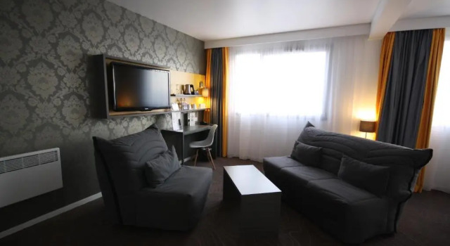 Пятиместный номер Standard Hotel Kyriad Tours St Pierre des Corps Gare