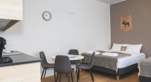 Студия E18 Apartments