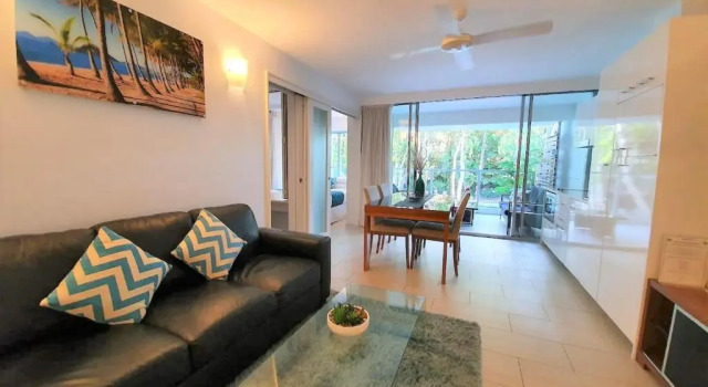 Апартаменты Palm Cove Beachside Apartment - Sea & Mountain Views