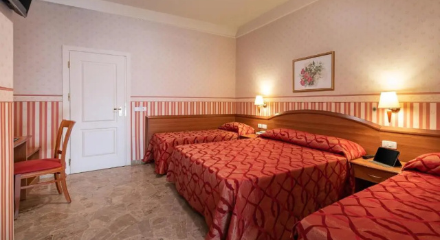 Четырёхместный номер Standard Hotel Tiffany