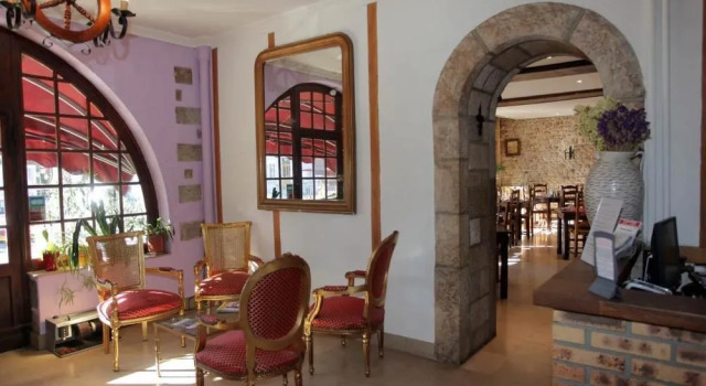 Hotel le Chapeau Rouge, Boek Hotel  