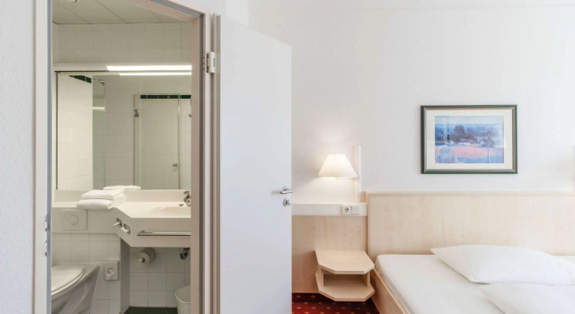 Одноместный номер Standard IntercityHotel Schwerin