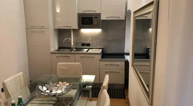 White Residence Apartment
