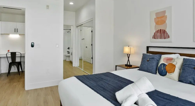 Апартаменты TWO CozySuites Apartment DowntownChandler