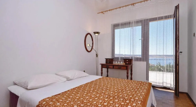 Beautiful Apartment in Starigrad Paklenica With 2 Bedrooms