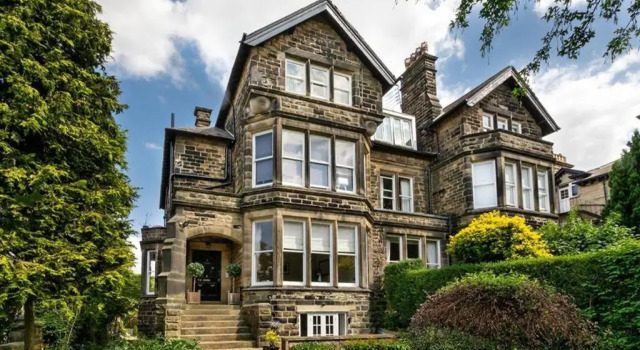 Апартаменты Central Harrogate townhouse apartment with parking