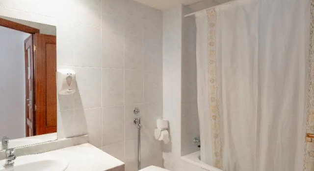 Трёхместный номер Standard с балконом Hotel Santa Faz TRG