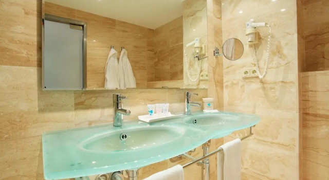 Одноместный номер Standard Grupotel Playa Camp de Mar