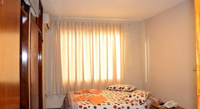 Hostal Ibiza, Book Hotel Hotels in Santa Cruz Region with Parking, Parking