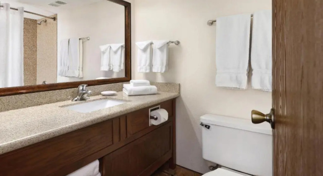 Номер Standard Ramkota Hotel & Conference Center