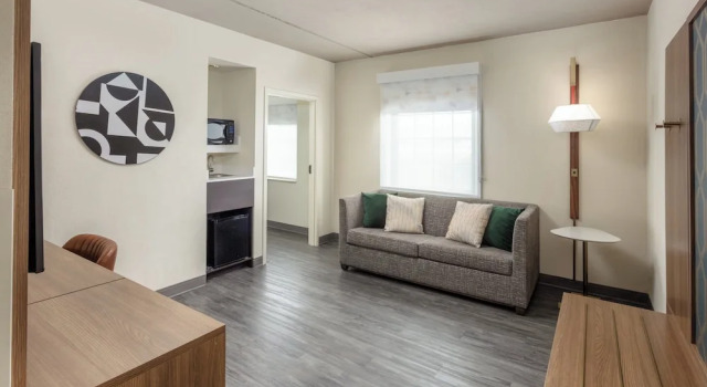 Люкс c 1 комнатой Holiday Inn & Suites Springfield - I-44 by IHG