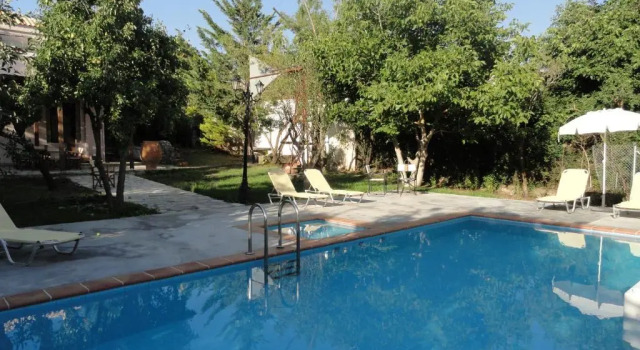 Вилла с 3 комнатами Zeus House