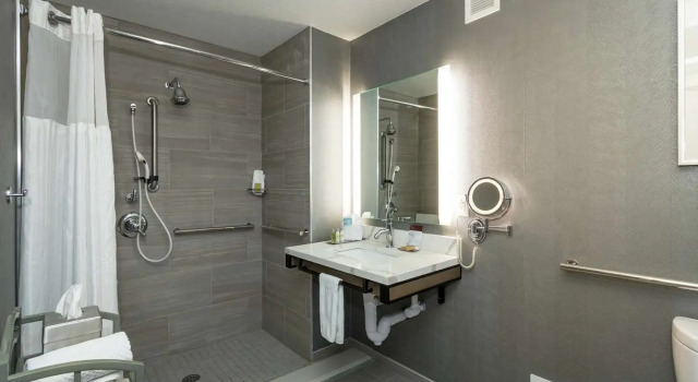 Номер Standard Doubletree by Hilton Harrisonburg