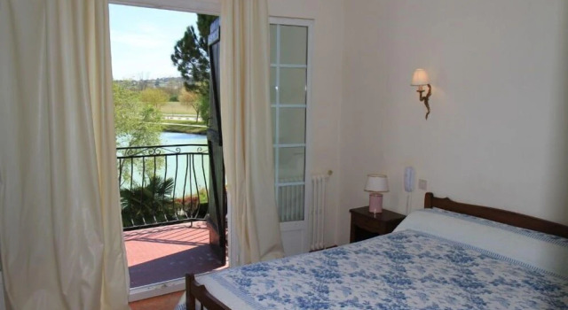 Hostellerie du Lac, Rezervovat Hotel L'Isle-Jourdain Gers