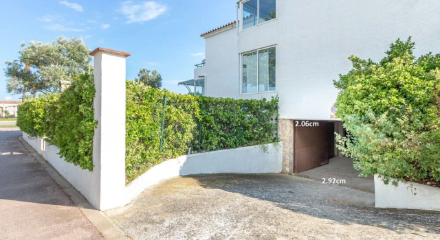 Spacious Apartment in Empuriabrava With Private Garden
