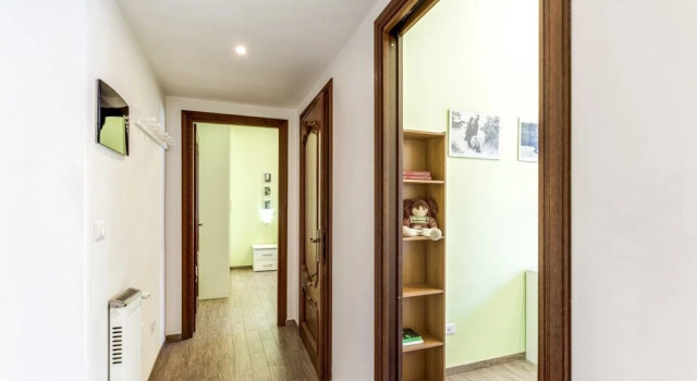 Charming 2 Beds Flat Near Circo Massimo, Забронировать Отель Авентин Рим, рядом с Пирамида Цестия