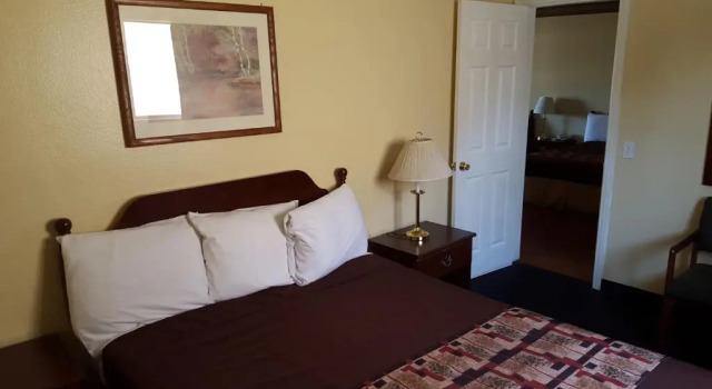 Семейный люкс Anaheim Astoria Inn & Suites