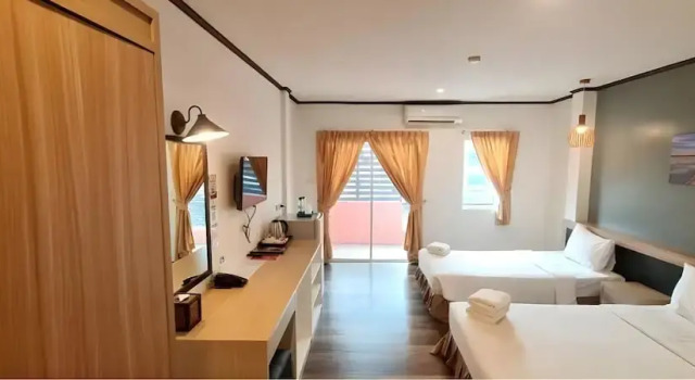 Трёхместный номер Superior с балконом SB Living Place Hotel Phuket Town