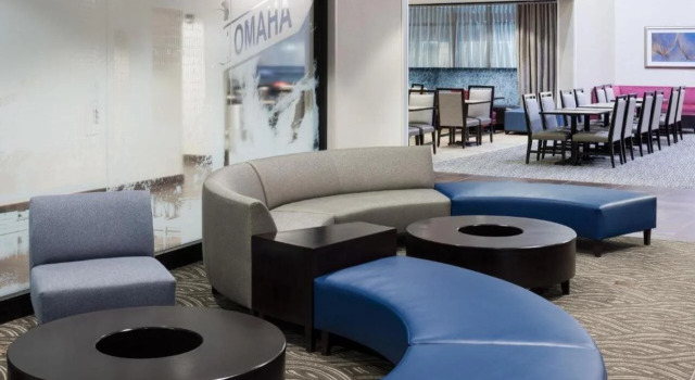 Hampton Inn & Suites Omaha-Downtown, Book Hotel Hoteller i Omaha med parkering, Parkering