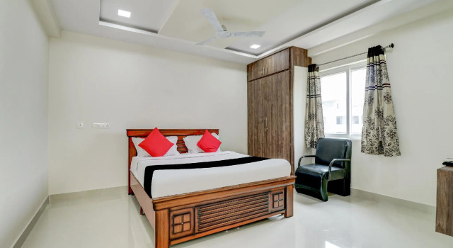 Capital O 82169 Vrisha Inn, Rezerwuj Hotel Hotele w Andhra Pradesh z parkingiem, Parking