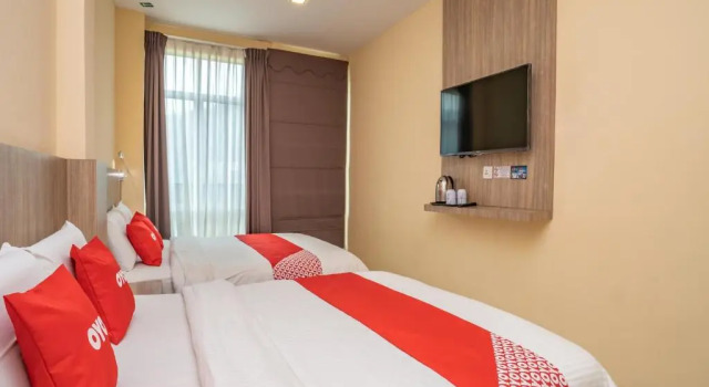 Семейный люкс OYO 44078 The Island Hotel