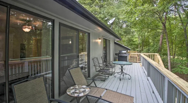 Апартаменты Furnished Deck & Grill: Hot Springs House