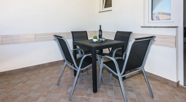 Семейные апартаменты с балконом Apartments Skundric
