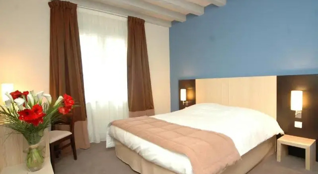 Номер Comfort Logis Hotel La Croix Blanche Fontevraud