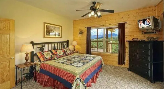 Mountain View Theater Lodge by Majestic Mountain Vacations