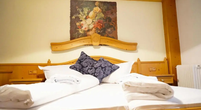 Hotel Alpen Arnika, Rezerwuj Hotel Bad Mitterndorf Ausseerland