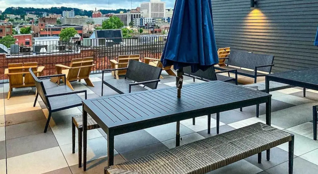 Апартаменты Modern Downtown Birmingham Condo w/ Rooftop Access