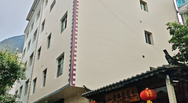 Chengjiang Zenghui Homestay, Prenota Hotel Hotel a Yunnan con parcheggio, Parcheggio