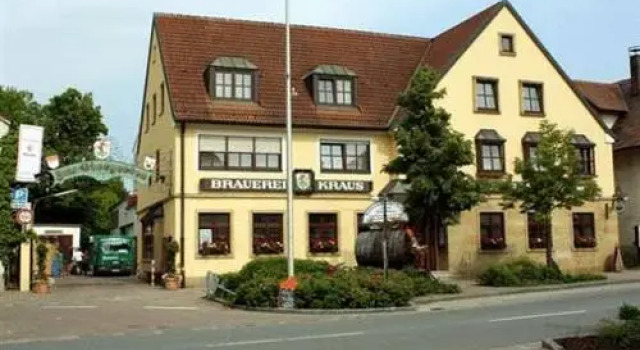 Brauerei Gasthof Kraus, Rezerwuj Hotel Hotele w Bawaria z parkingiem, Parking