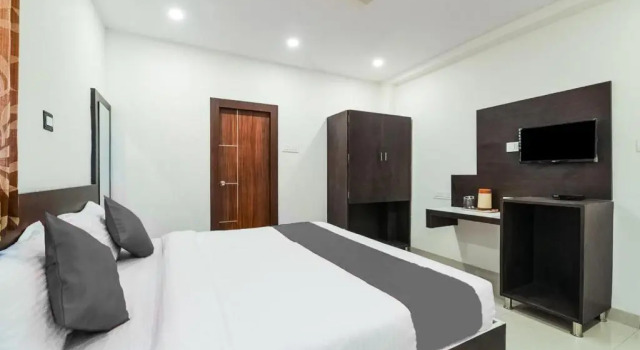 Двухместный номер Deluxe Sri Raghavendra Inn