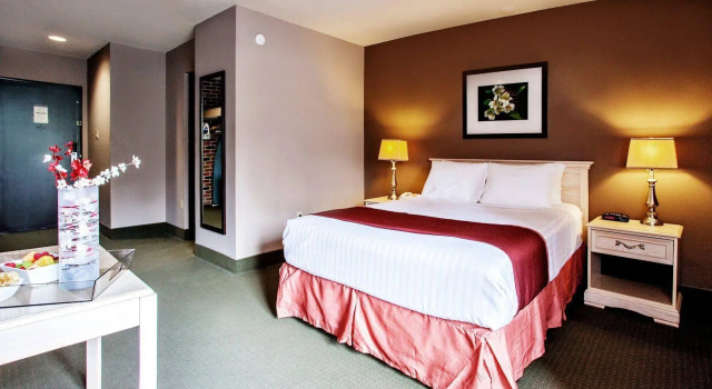 Highwayman Inn & Conference Centre, Book Hotel Hoteller i Orillia med parkering, Parkering