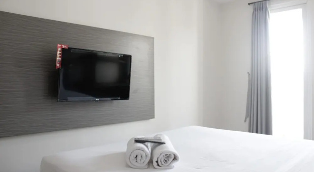 Номер Standard Simply 2BR without Living Room Apartment at Parahyangan Residence