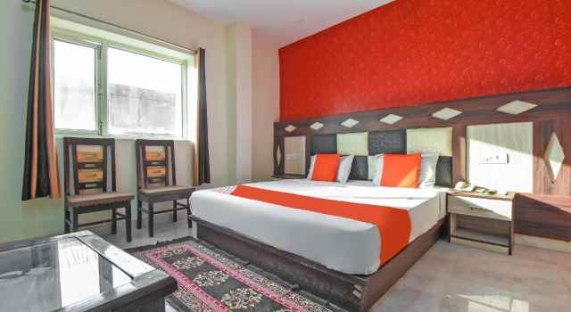Люкс Standard OYO 76490 Hotel Rama Palace