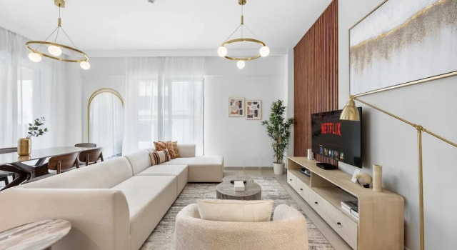 Dubai Creek Gem, Stylish Condo With Two Balconies