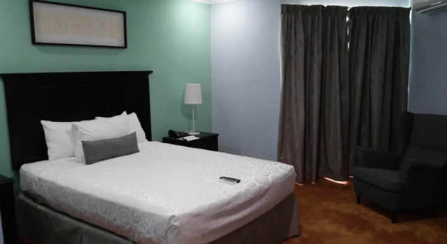 Полулюкс The City Inn Hotel & Casino