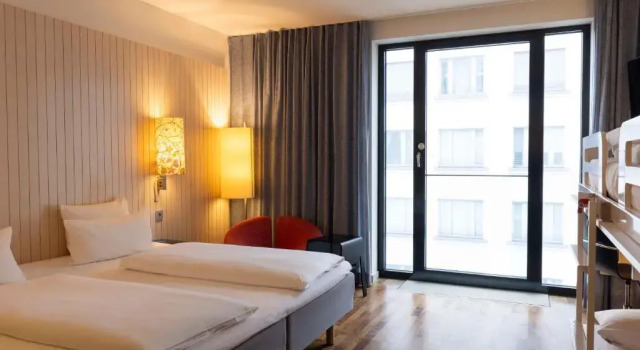 Четырёхместный семейный номер (окно не гарантировано) Standard Scandic Berlin Potsdamer Platz