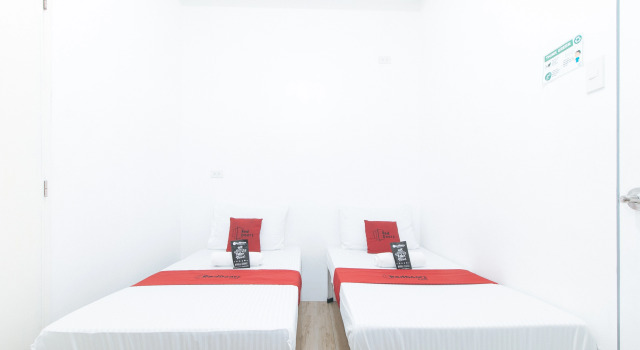 RedDoorz Hostel @ BigPat Dormitory Pasay - Quarantine Hotel, Забронировать Хостел Пасай 