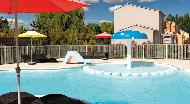 Spacious Holiday Home With Dishwasher and AC, in the Luberon