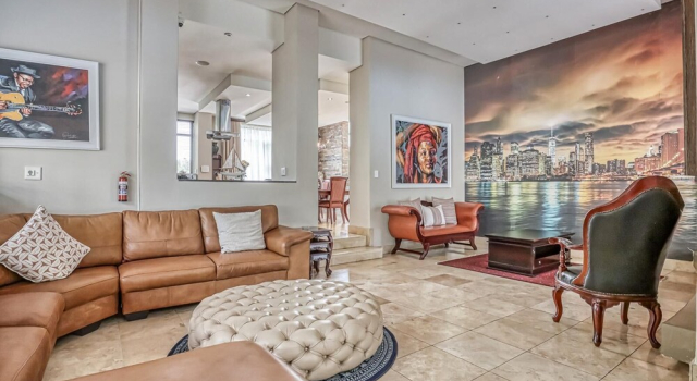 Executive 4-Bedroom Home, Boek Vakantiehuis Sandton 