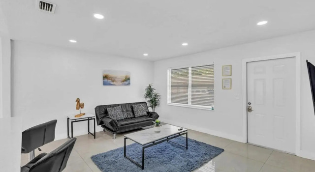 Two Bedroom Newly Renovated House Minutes From Beach and Casino, Buchen Sie Hotel Hallandale Beach Hollywood