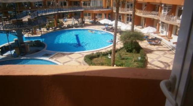 Oasis Resort & Apartment
