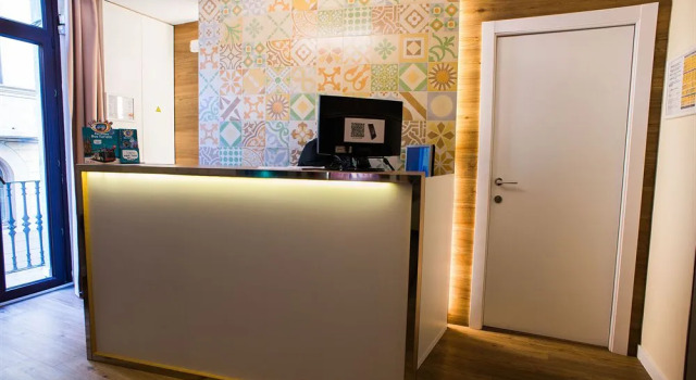 Hostal Marenostrum, Забронировать Отель Отели Барселоны с завтраком, рядом с Центр международной торговли в Барселоне, Завтраки