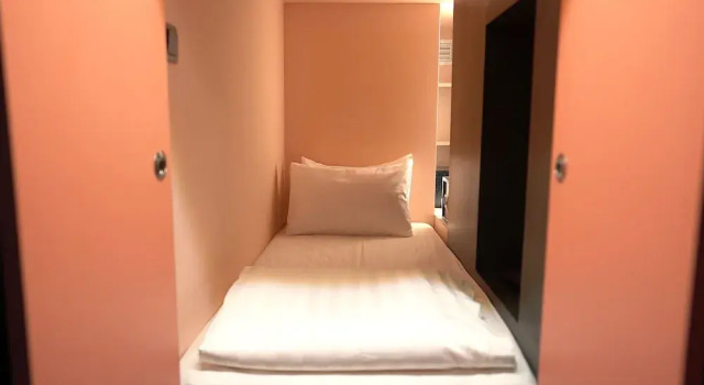 Женская капсула Capsule Transit KLIA2 Airside