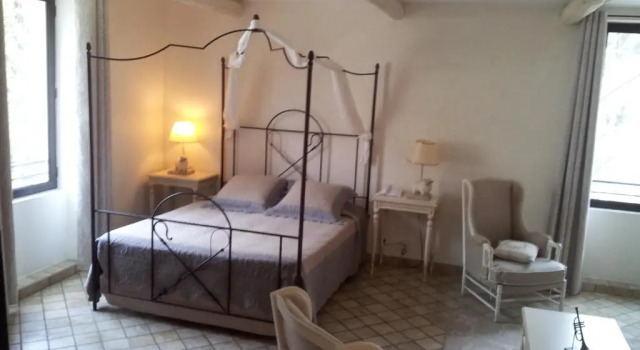 Полулюкс Hotel du Poète